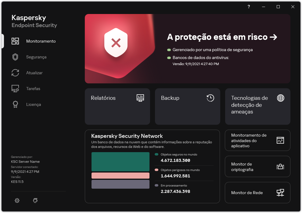 Janela principal do aplicativo quando há ameaças não processadas. A mensagem &ldquo;A segurança está em risco&rdquo; é exibida.