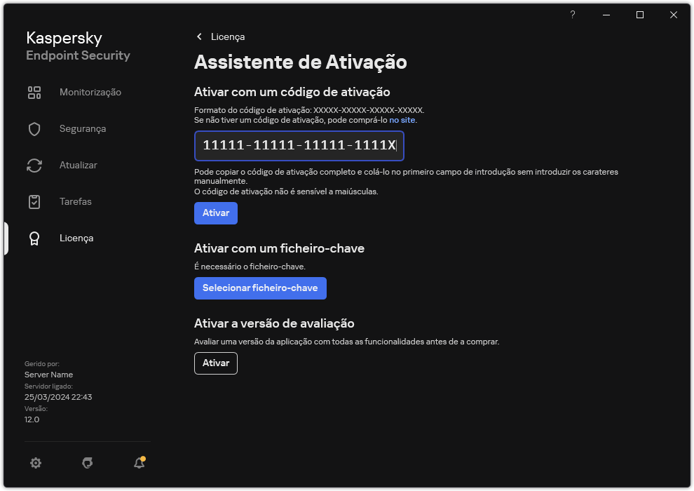 Janela com as ferramentas de ativação da aplicação. O utilizador pode introduzir um código de ativação ou selecionar um ficheiro-chave.