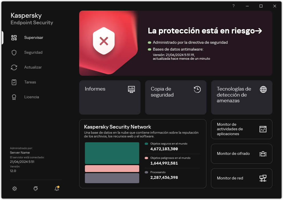 Ventana principal de la aplicación cuando hay amenazas sin procesar. Se muestra el mensaje "La seguridad está en riesgo".