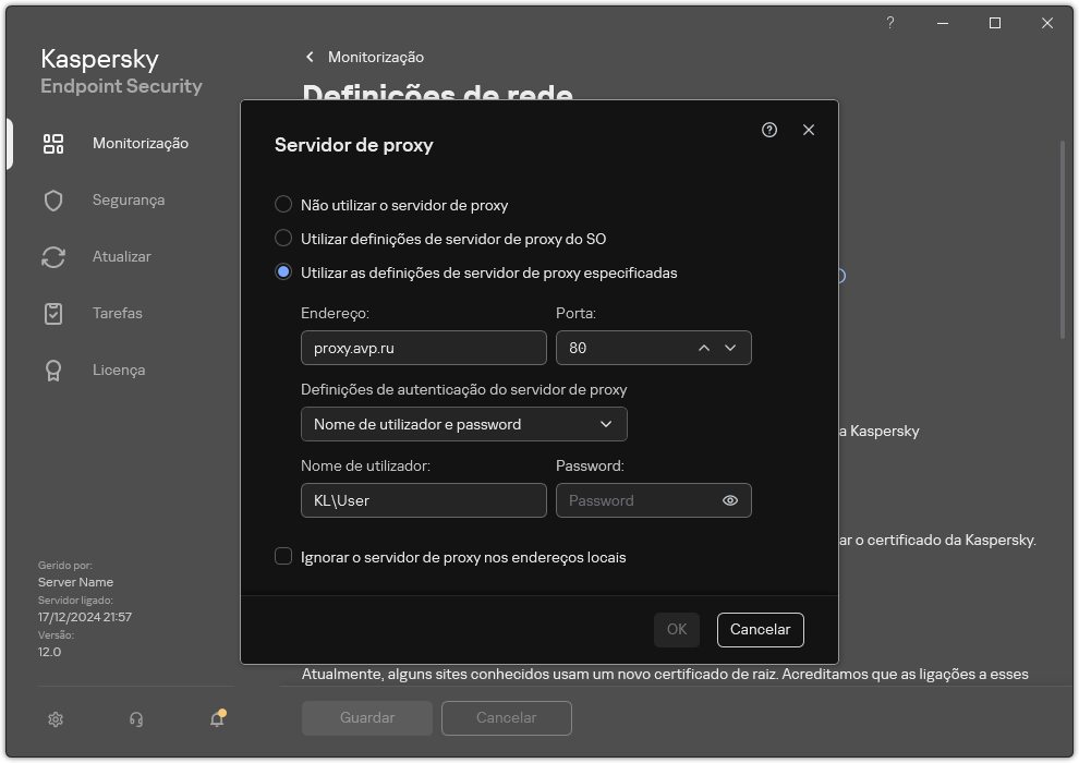 A janela para configurar a ligação do servidor de proxy. O utilizador pode definir o endereço do servidor de proxy e as credenciais para se ligar ao servidor de proxy.