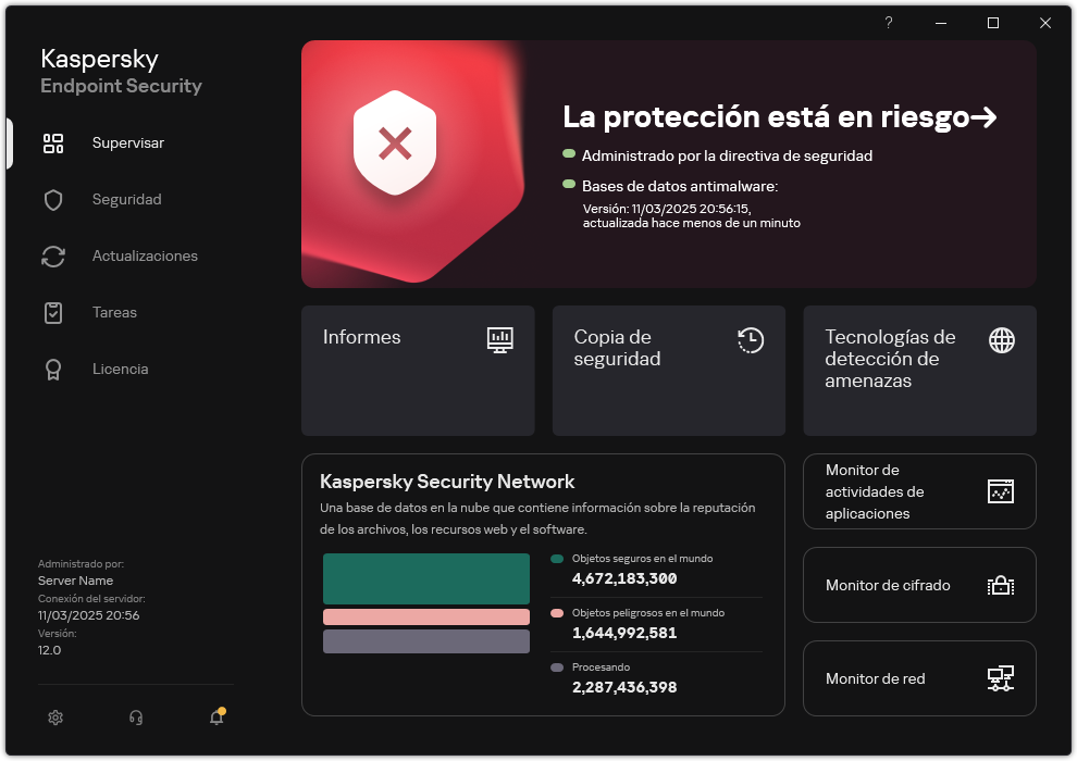 Ventana principal de la aplicación cuando hay amenazas sin procesar. Se muestra el mensaje "La seguridad está en riesgo".