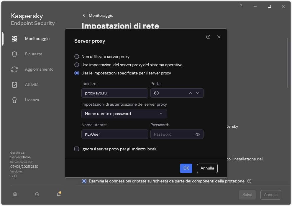 La finestra per la configurazione della connessione al server proxy. L'utente può impostare l'indirizzo del server proxy e le credenziali per la connessione al server proxy.