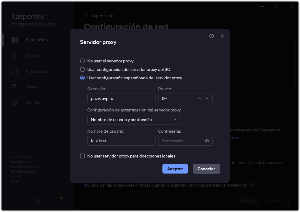 La ventana para configurar la conexión del servidor proxy. El usuario puede definir la dirección del servidor proxy y las credenciales de usuario.