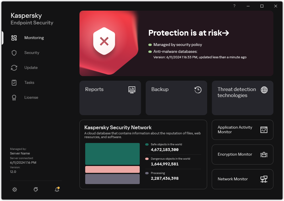 Main application window when there are unprocessed threats. The "Security is at risk" message is displayed.