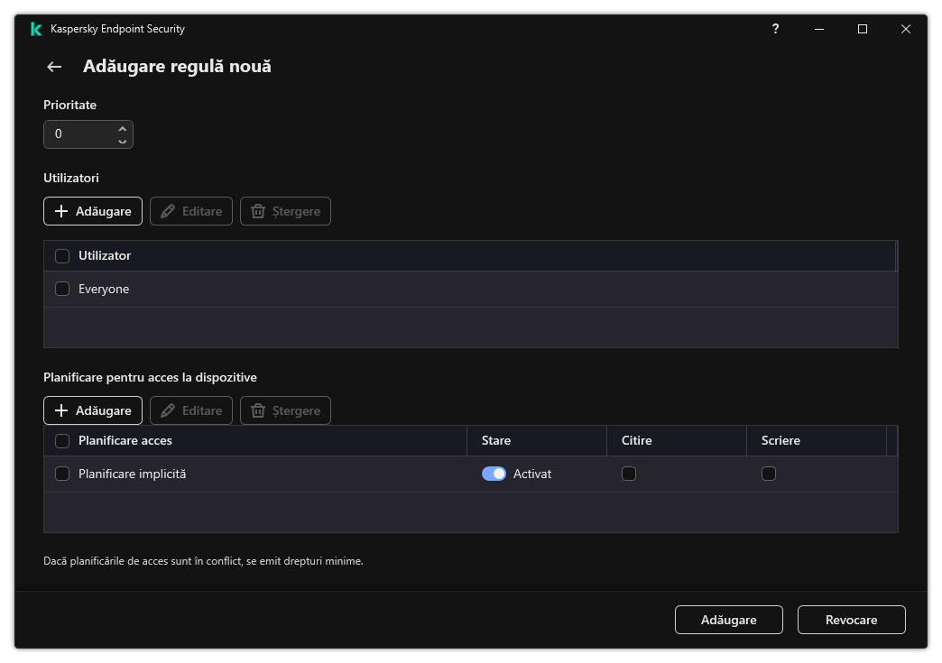 Fereastra de configurare a regulii Control dispozitive. Utilizatorul poate atribui prioritatea regulii, poate adăuga utilizatori la regulă și poate stabili planificarea regulii.