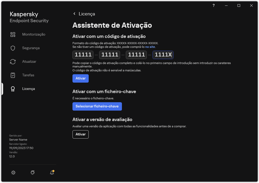 Janela com as ferramentas de ativação da aplicação. O utilizador pode introduzir um código de ativação ou selecionar um ficheiro-chave.