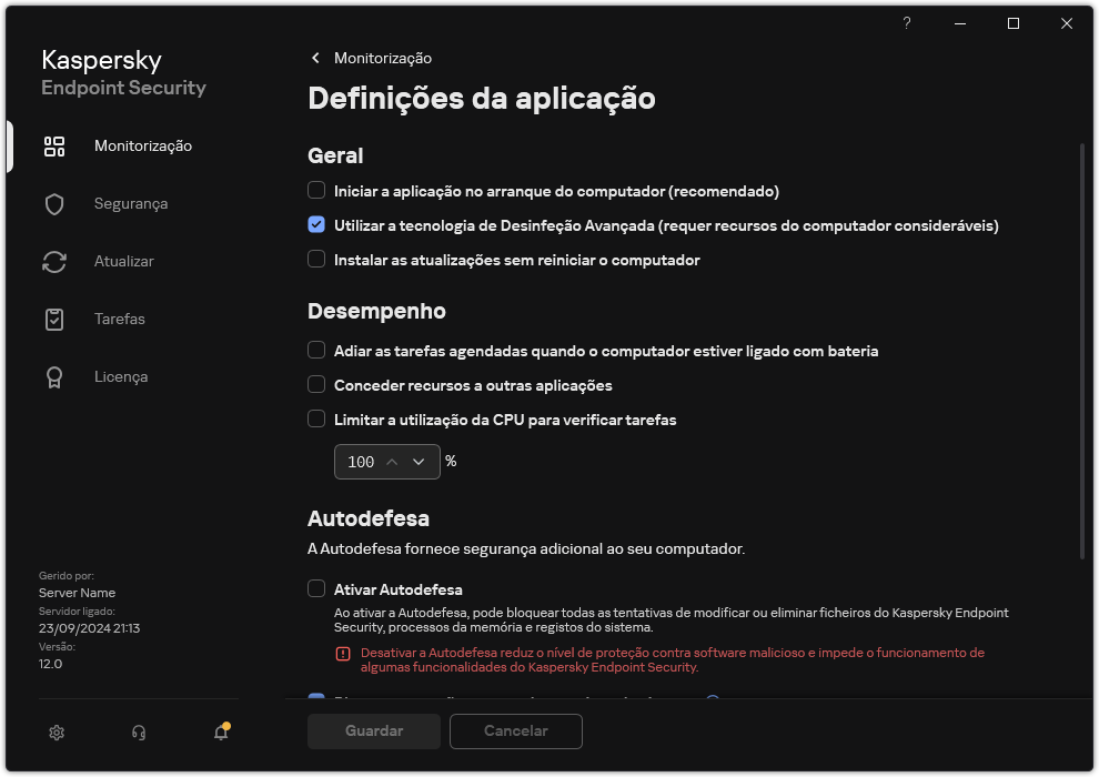 Janela de definições da aplicação. O utilizador pode configurar o desempenho, a autodefesa e outras definições.