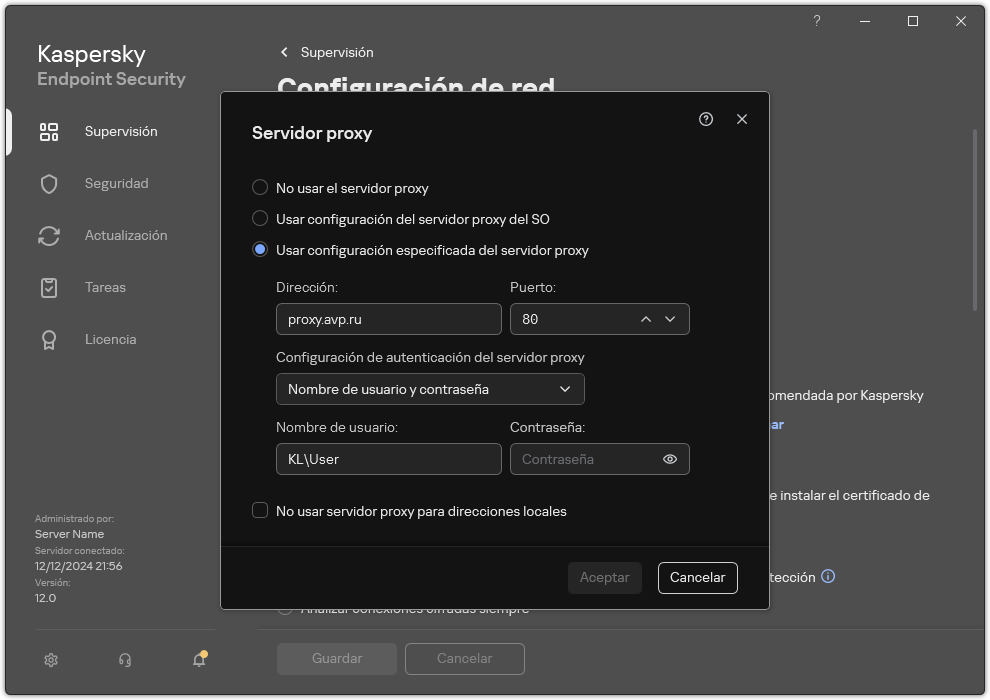 La ventana para configurar la conexión del servidor proxy. El usuario puede configurar la dirección del servidor proxy y las credenciales para conectarse al servidor proxy.