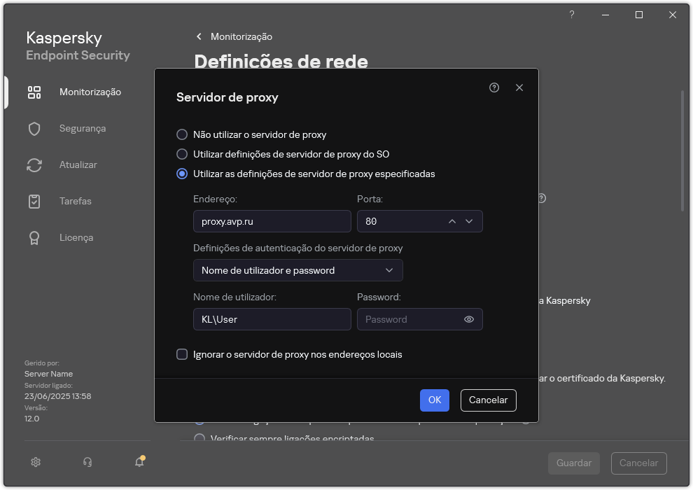 A janela para configurar a ligação do servidor de proxy. O utilizador pode definir o endereço do servidor de proxy e as credenciais para se ligar ao servidor de proxy.