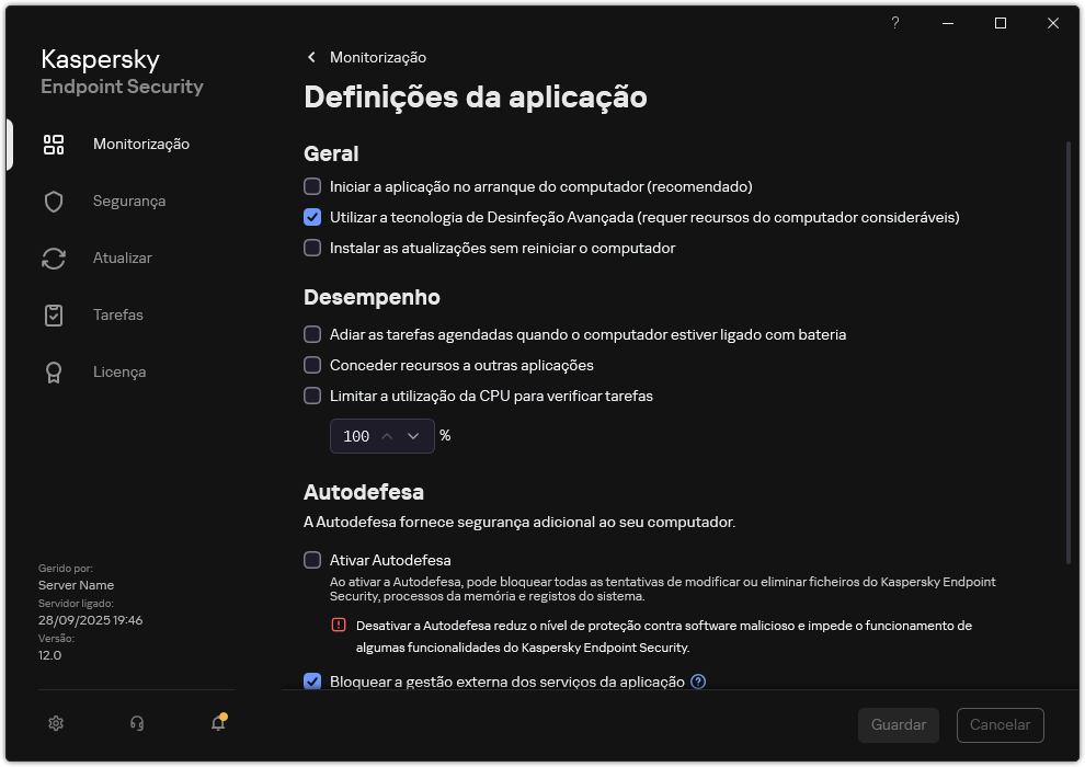Janela de definições da aplicação. O utilizador pode configurar o desempenho, a autodefesa e outras definições.