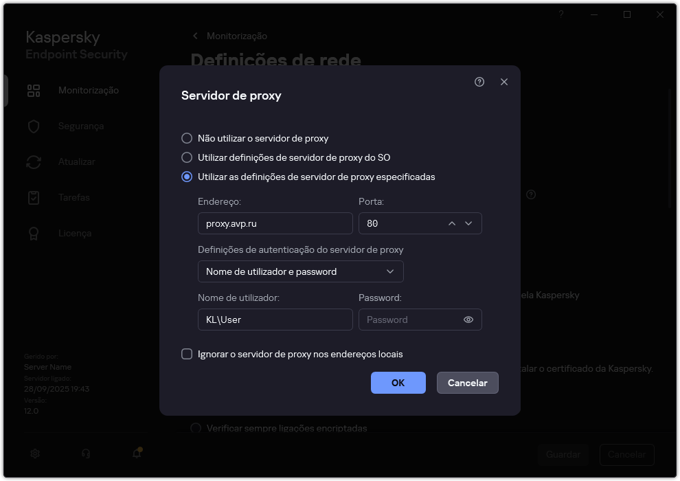 A janela para configurar a ligação do servidor de proxy. O utilizador pode definir o endereço do servidor de proxy e as credenciais para se ligar ao servidor de proxy.