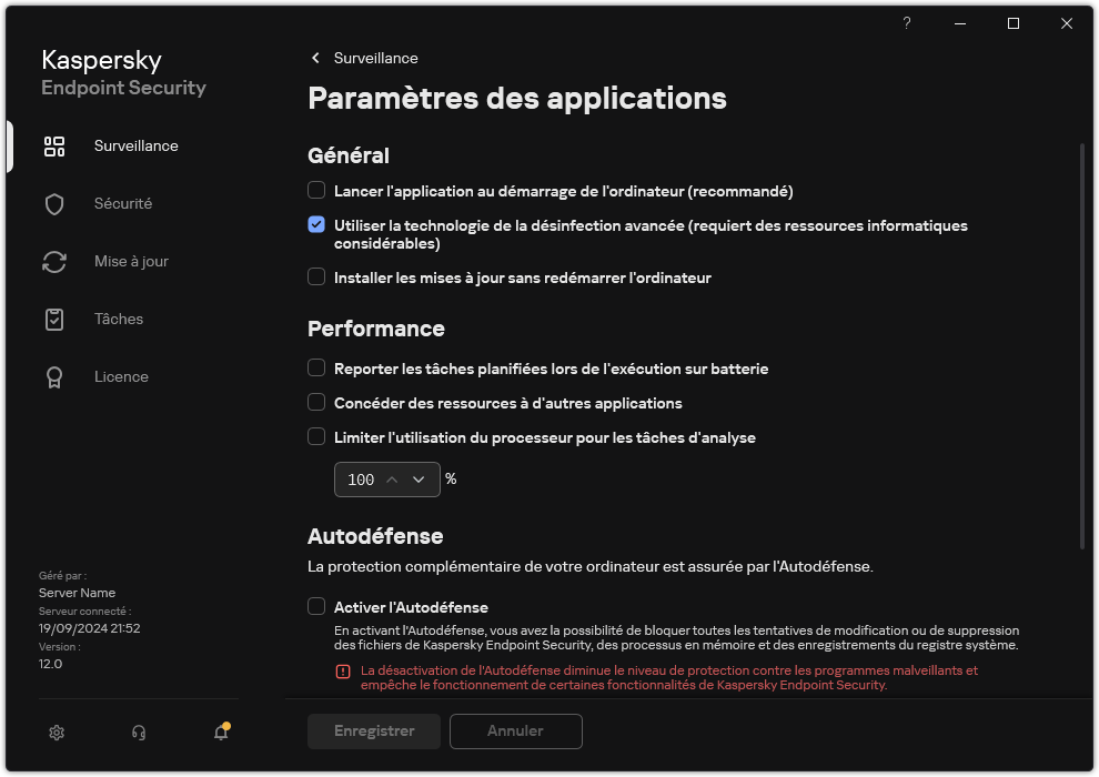 Fenêtre des paramètres de l'application. L'utilisateur peut configurer les performances, l'autodéfense ainsi que d'autres paramètres.