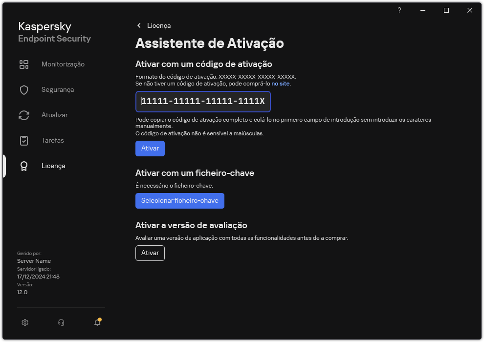 Janela com as ferramentas de ativação da aplicação. O utilizador pode introduzir um código de ativação ou selecionar um ficheiro-chave.