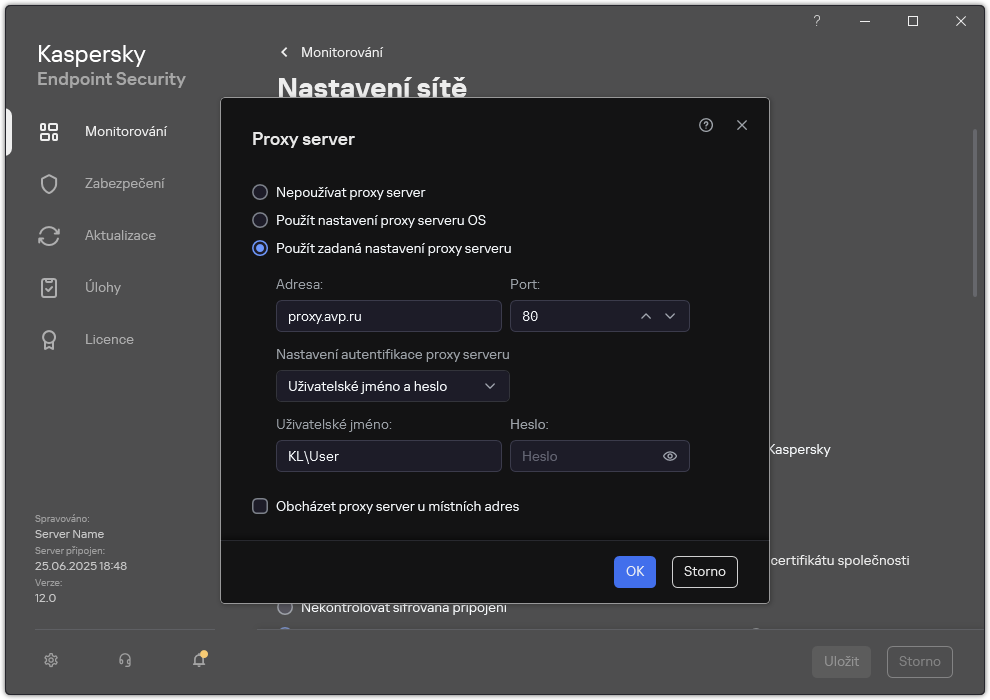 Okno pro konfiguraci připojení k proxy serveru. Uživatel může nastavit adresu proxy serveru a přihlašovací údaje pro připojení k proxy serveru.