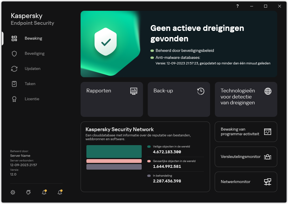 Het hoofdvenster van het programma bevat secties voor computerbeveiligingsbewaking en programmacontrole.