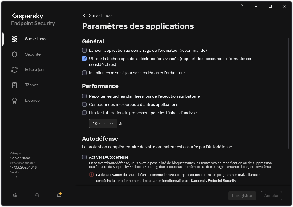 Fenêtre des paramètres de l'application. L'utilisateur peut configurer les performances, l'autodéfense ainsi que d'autres paramètres.
