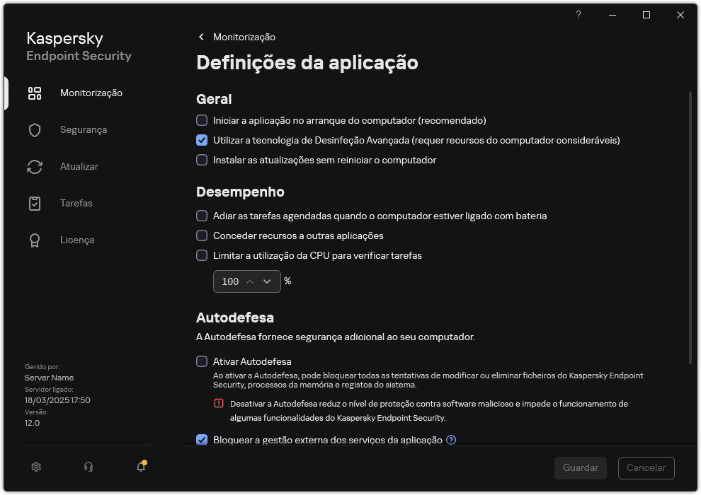 Janela de definições da aplicação. O utilizador pode configurar o desempenho, a autodefesa e outras definições.
