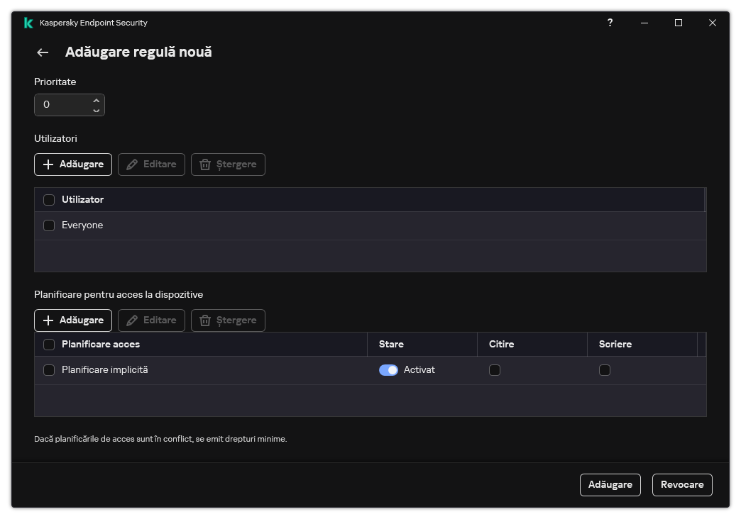 Fereastra de configurare a regulii Control dispozitive. Utilizatorul poate atribui prioritatea regulii, poate adăuga utilizatori la regulă și poate stabili planificarea regulii.